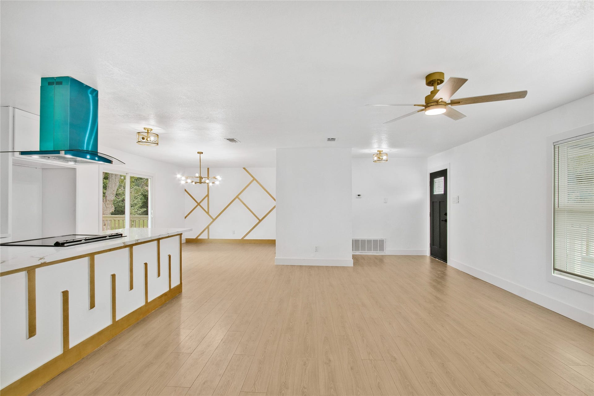 1118 Lake Road, La Marque, TX 77568 1118 Lake Road, La Marque, TX 77568