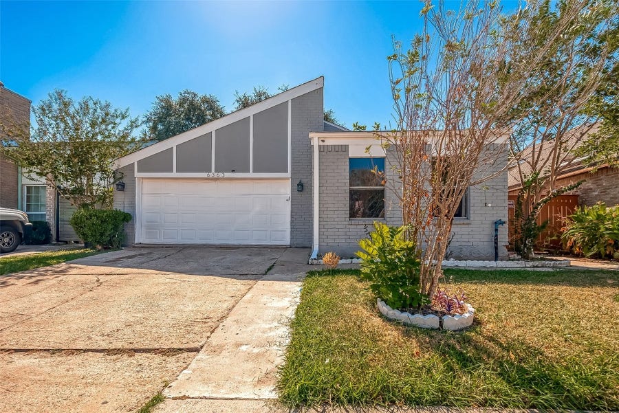 Property photo for 6363 Ivyknoll Drive Drive, Houston, TX