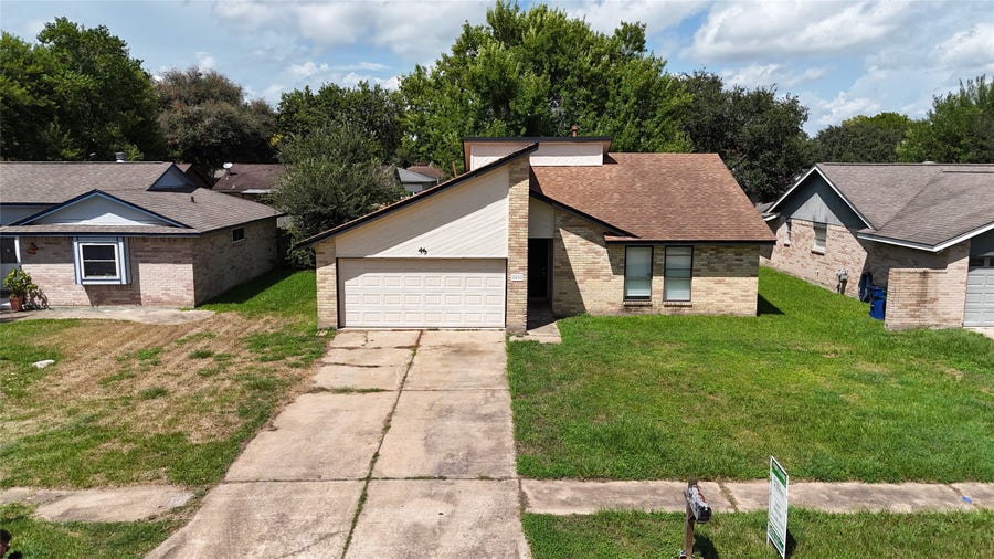 Property photo for 45 Ranch House Loop, Angleton, TX