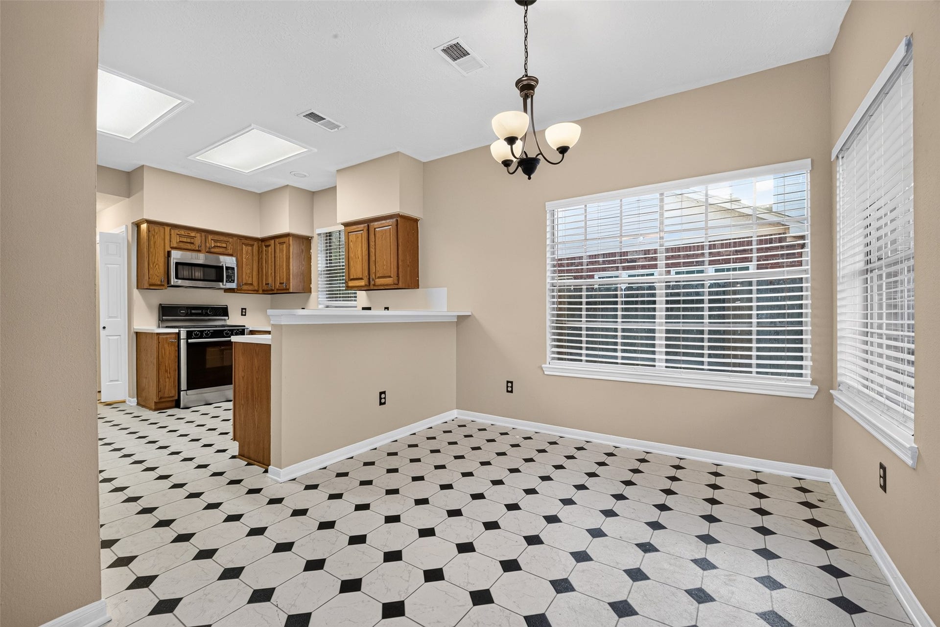 16002 Brittany Knoll Drive, Houston, TX 77095 16002 Brittany Knoll Drive, Houston, TX 77095