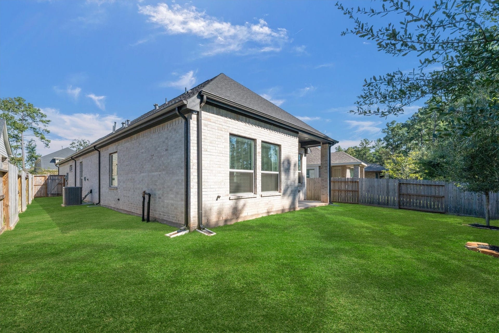 183 Lukewood Circle, Conroe, TX 77318 183 Lukewood Circle, Conroe, TX 77318