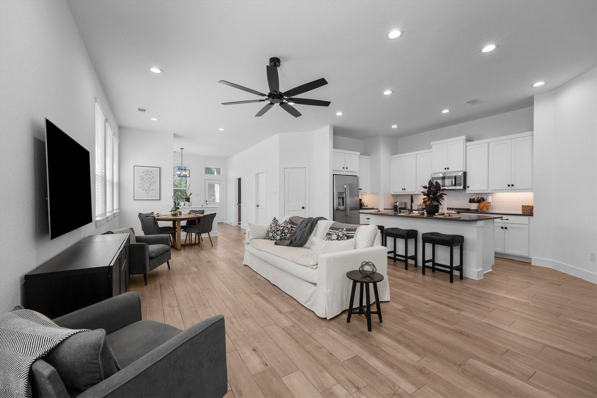 183 Lukewood Circle, Conroe, TX 77318 183 Lukewood Circle, Conroe, TX 77318