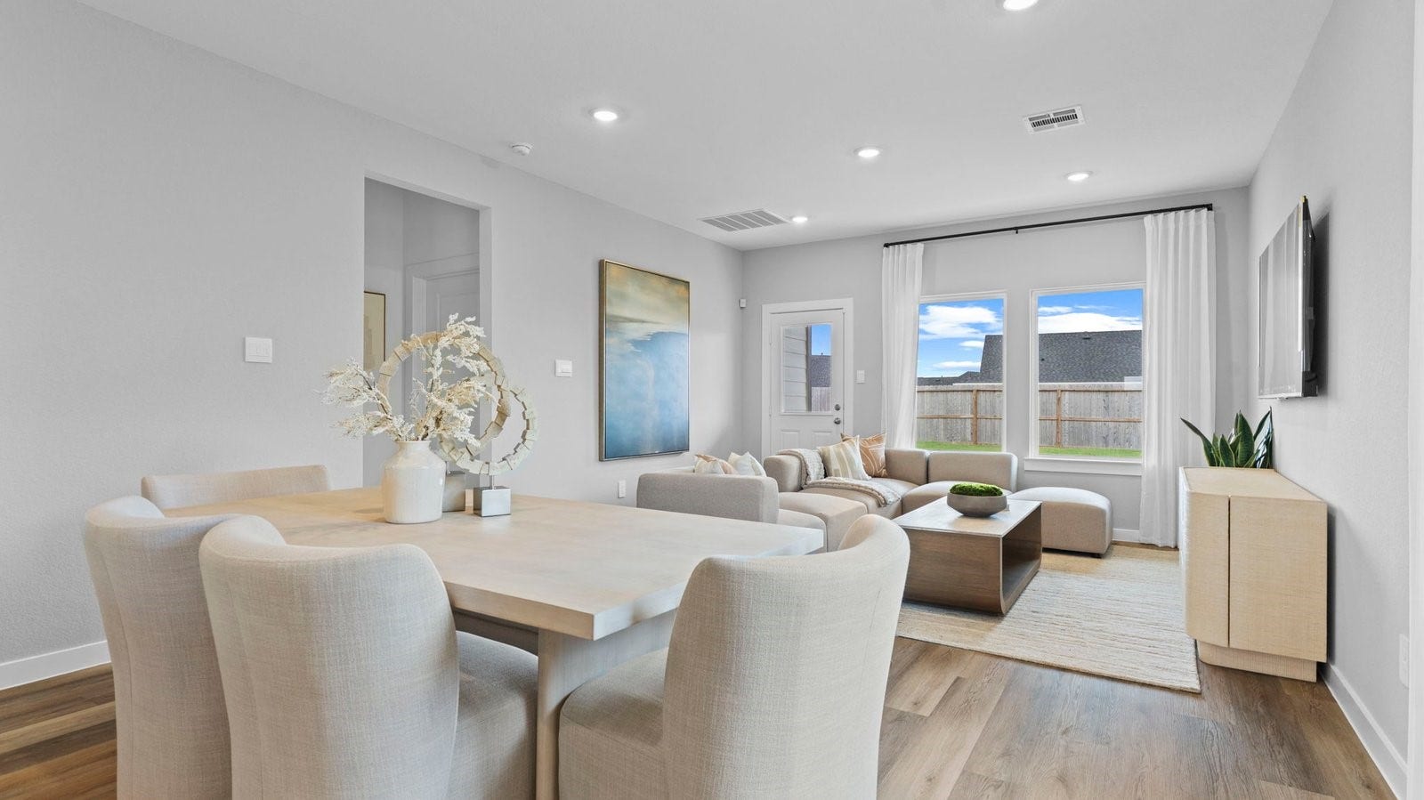 *Images and 3D tour are for illustration only and options may vary from home as built.