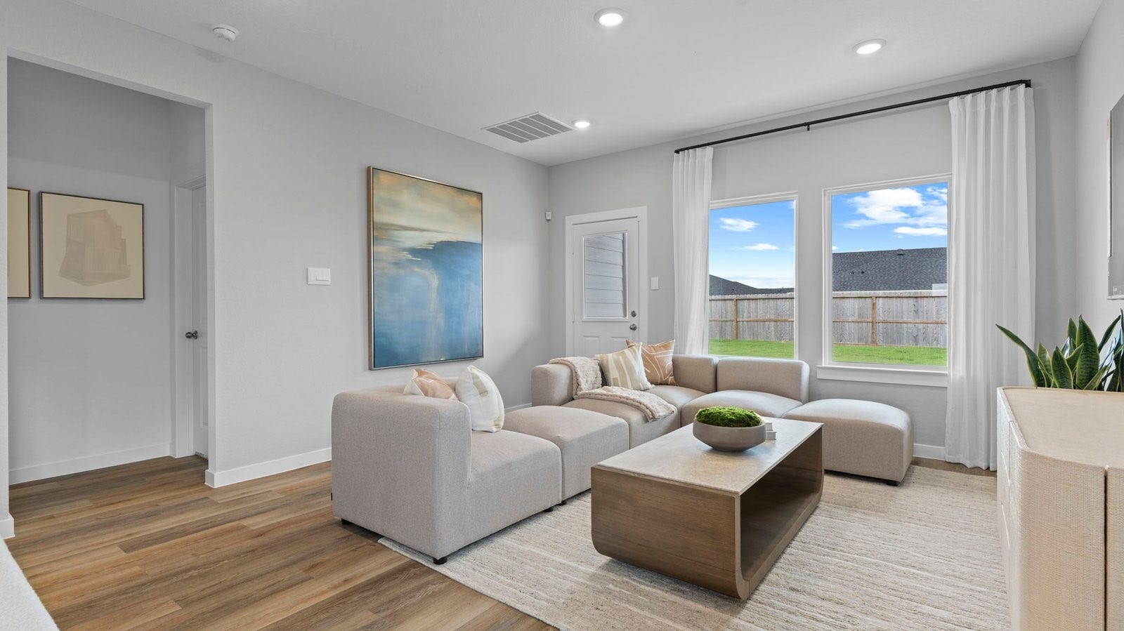 *Images and 3D tour are for illustration only and options may vary from home as built.