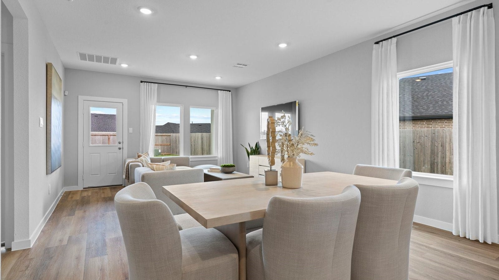 *Images and 3D tour are for illustration only and options may vary from home as built.