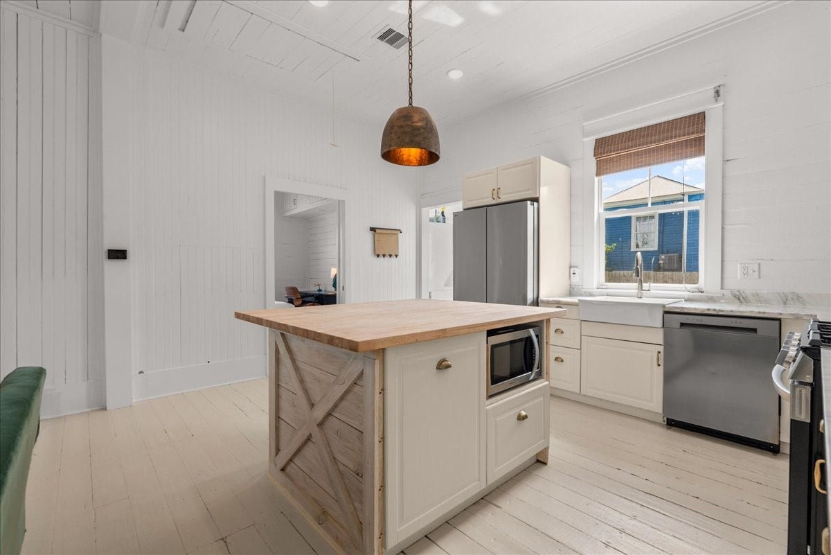 4201 Avenue R, Galveston, TX 77550 Open kitchen layout with island and easy access to living areas.
