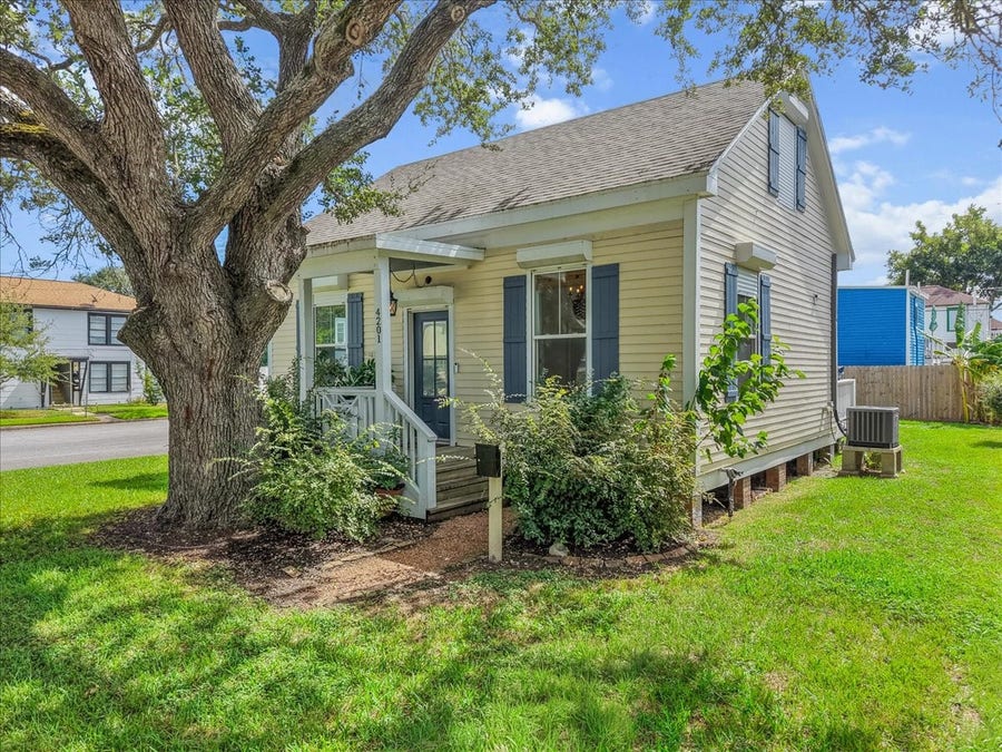 Property photo for 4201 Avenue R, Galveston, TX
