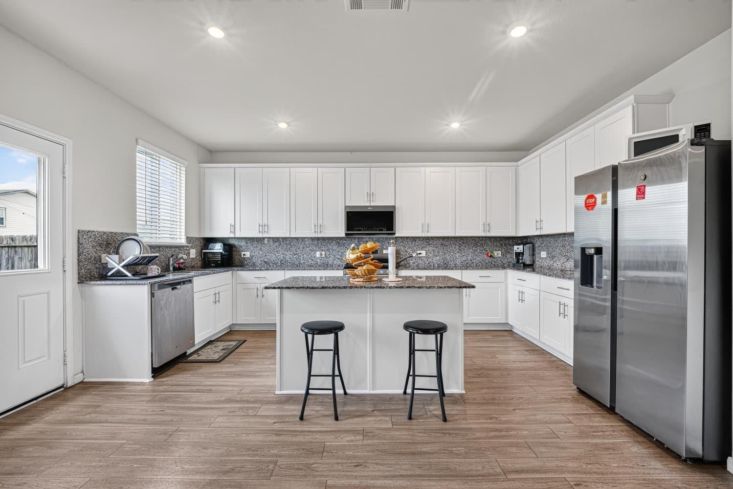 6903 Hobby Wind Ridge Drive, Houston, TX 77075 6903 Hobby Wind Ridge Drive, Houston, TX 77075
