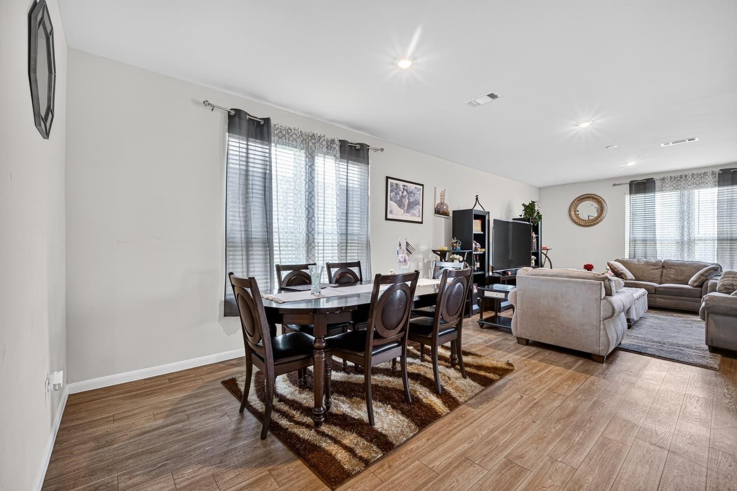 6903 Hobby Wind Ridge Drive, Houston, TX 77075 6903 Hobby Wind Ridge Drive, Houston, TX 77075