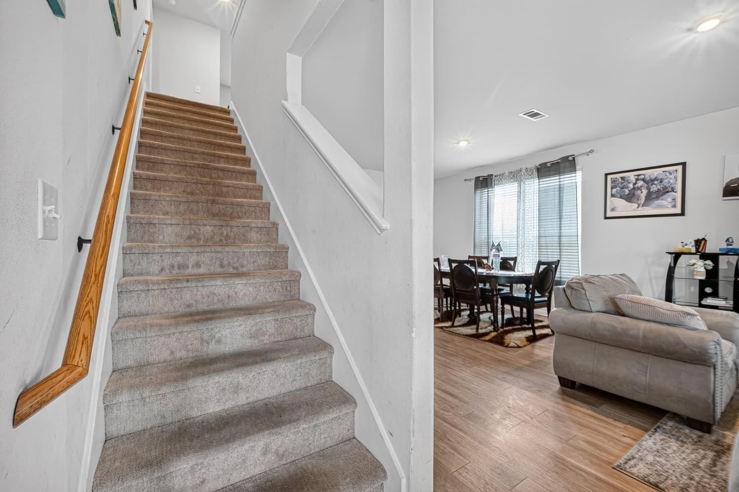 6903 Hobby Wind Ridge Drive, Houston, TX 77075 6903 Hobby Wind Ridge Drive, Houston, TX 77075