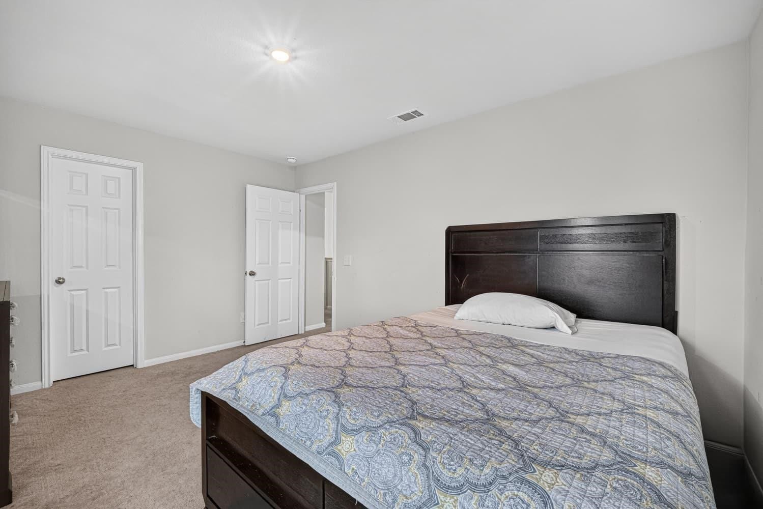 6903 Hobby Wind Ridge Drive, Houston, TX 77075 6903 Hobby Wind Ridge Drive, Houston, TX 77075