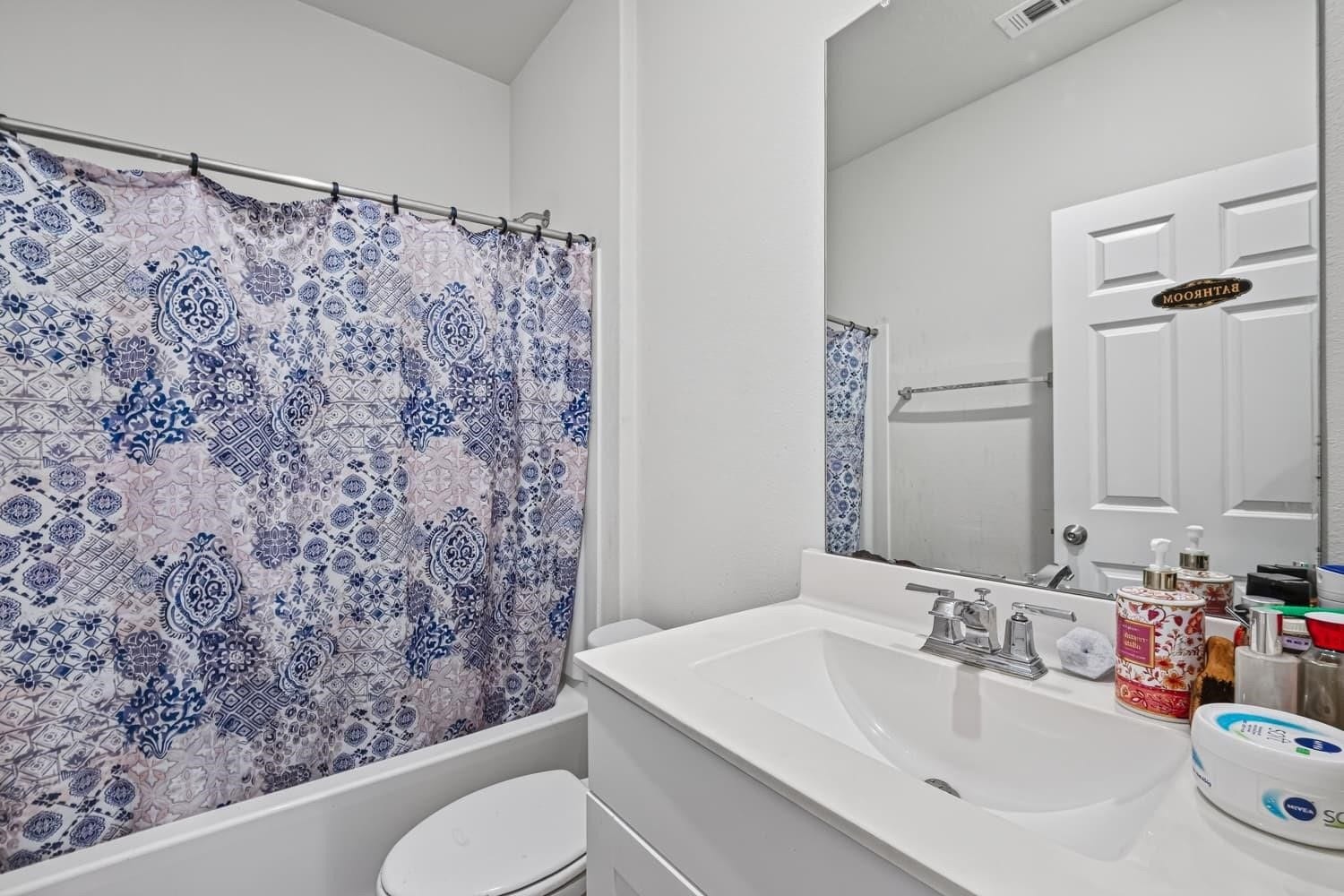 6903 Hobby Wind Ridge Drive, Houston, TX 77075 6903 Hobby Wind Ridge Drive, Houston, TX 77075