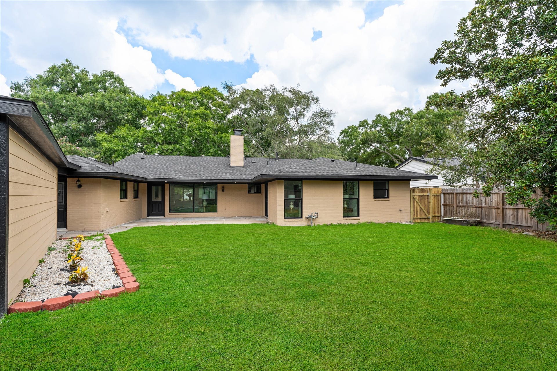 5751 Jason Street, Houston, TX 77096 5751 Jason Street, Houston, TX 77096