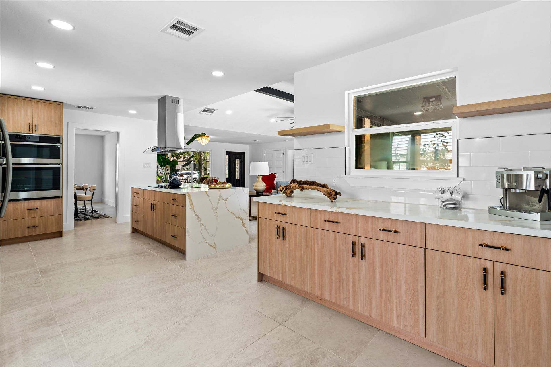 5751 Jason Street, Houston, TX 77096 5751 Jason Street, Houston, TX 77096