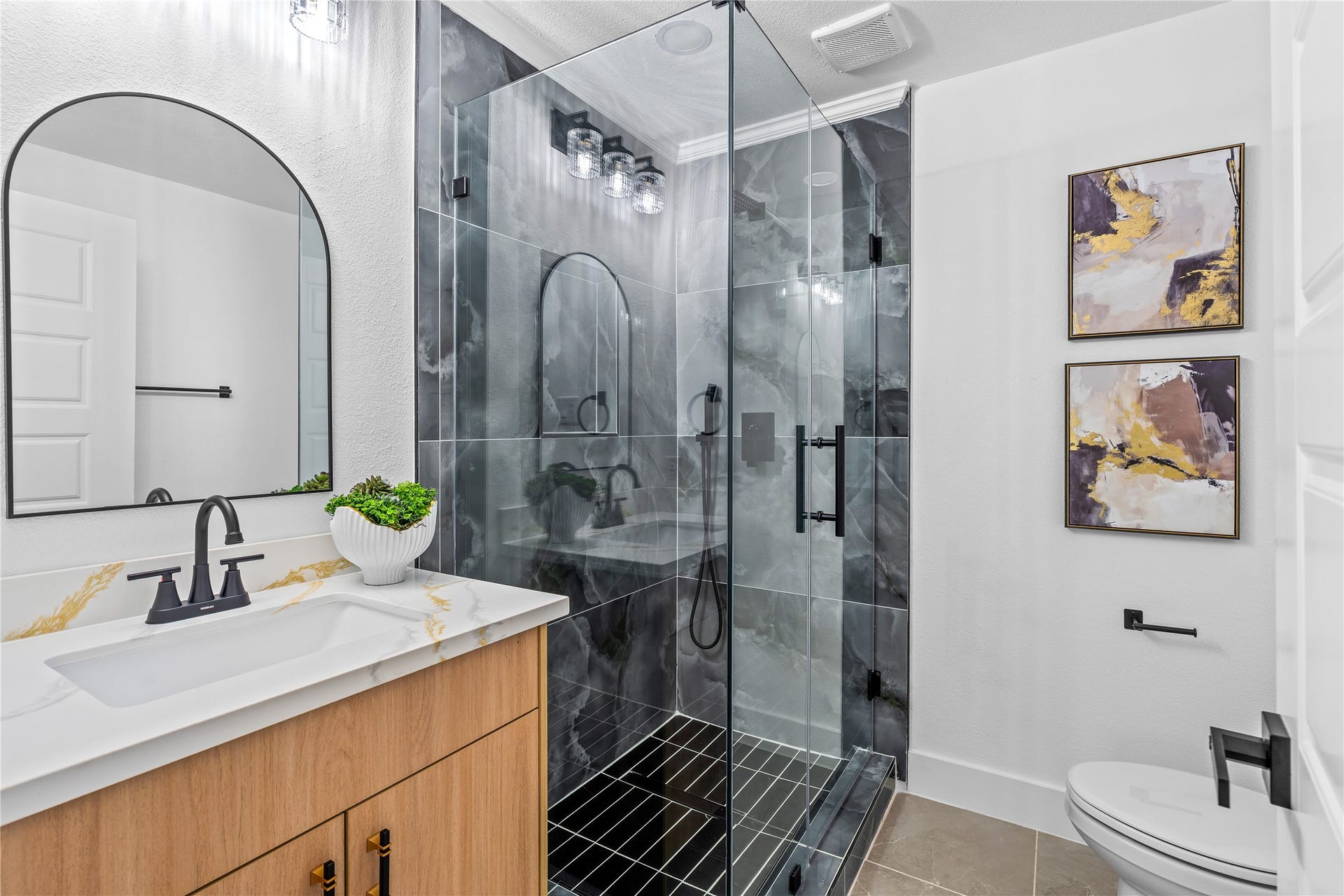 5751 Jason Street, Houston, TX 77096 5751 Jason Street, Houston, TX 77096