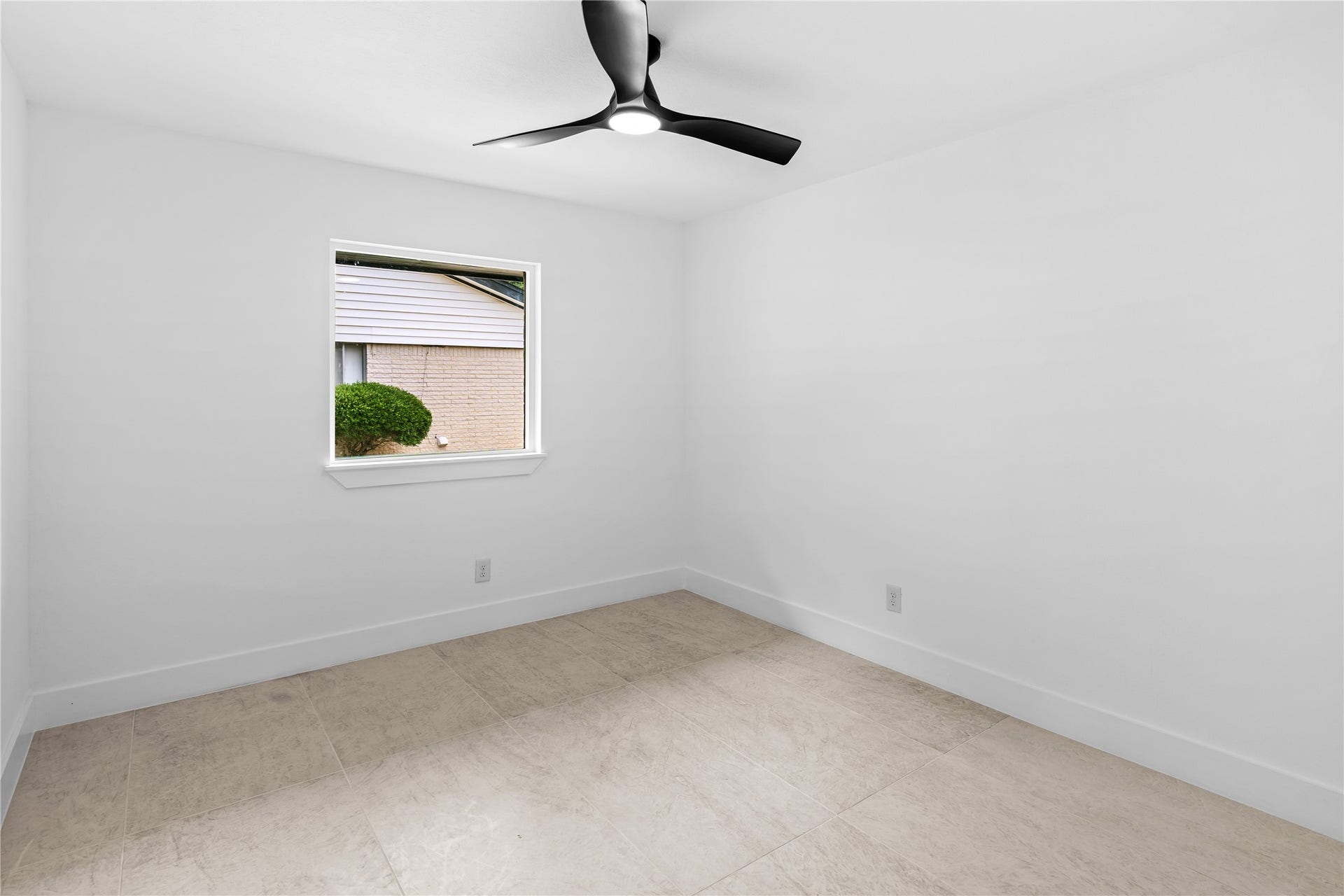 5751 Jason Street, Houston, TX 77096 5751 Jason Street, Houston, TX 77096