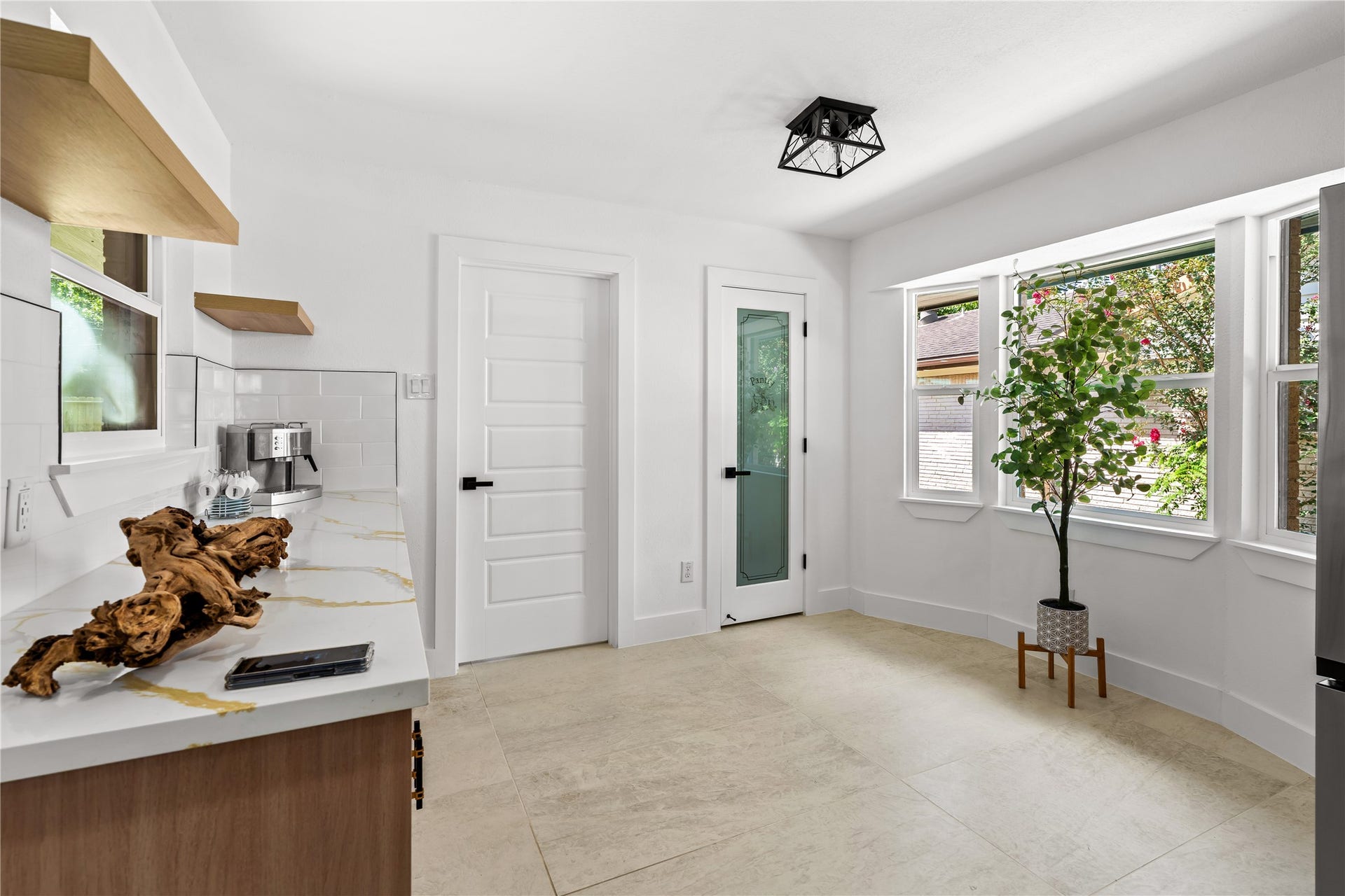 5751 Jason Street, Houston, TX 77096 5751 Jason Street, Houston, TX 77096