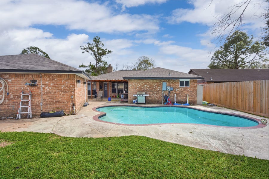 Property photo for 5206 Abercreek Avenue, Friendswood, TX