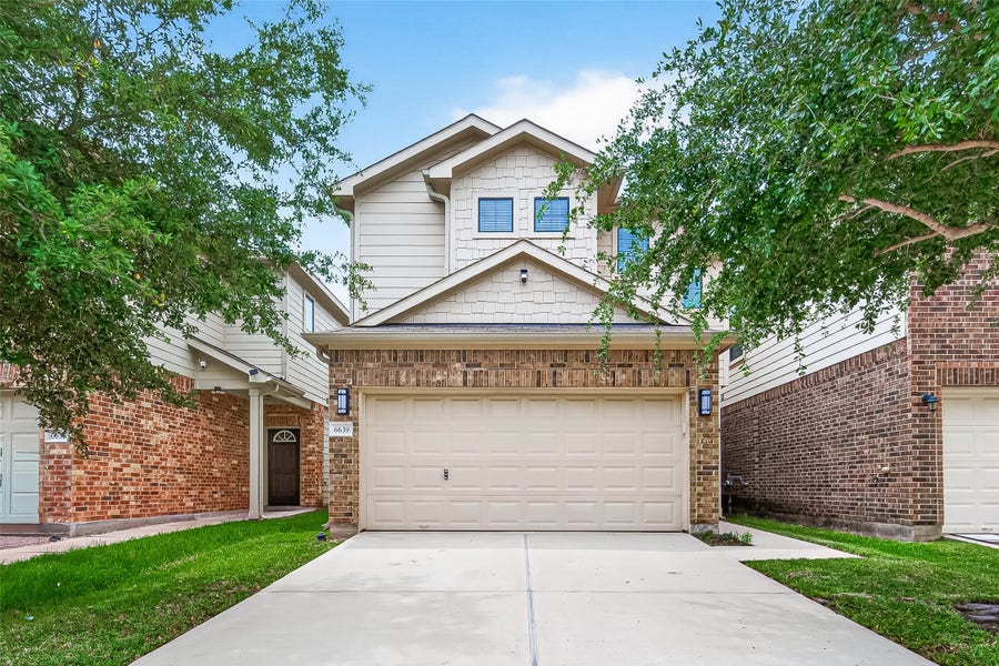 Property photo for 6639 Sharpstone Creek Lane, Houston, TX