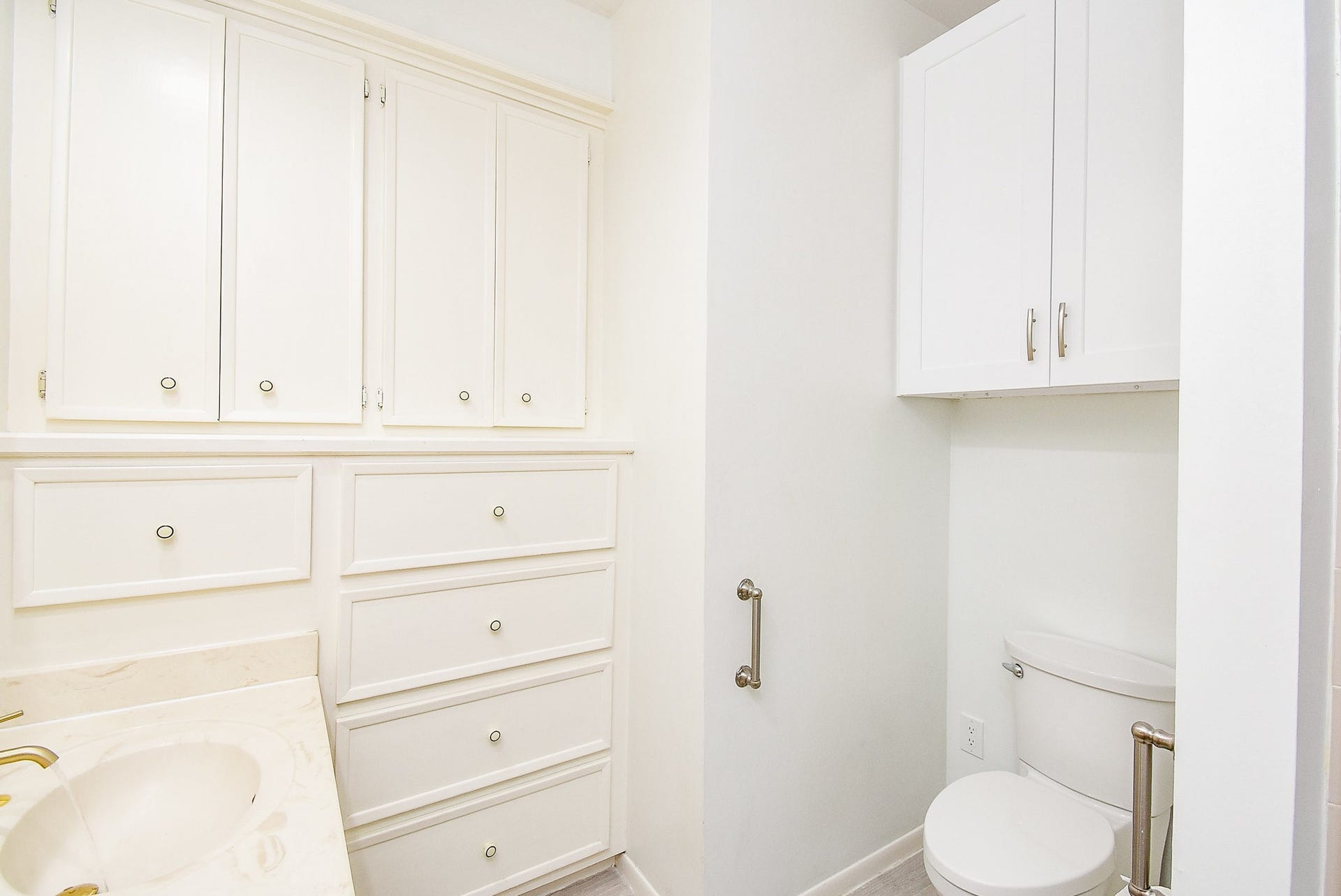 1231 Creekford Circle, Sugar Land, TX 77478 Secondary Bathroom
