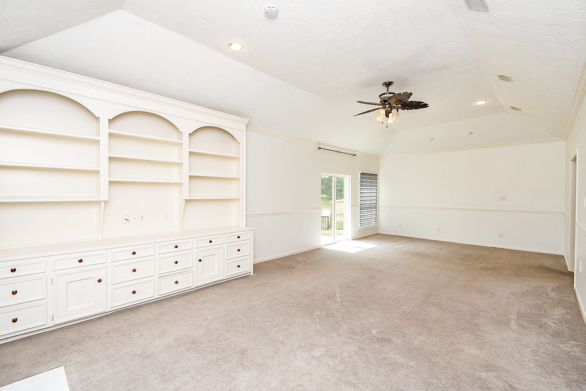 1231 Creekford Circle, Sugar Land, TX 77478 Primary Bedroom features 2 Separate Walk-in Closets!