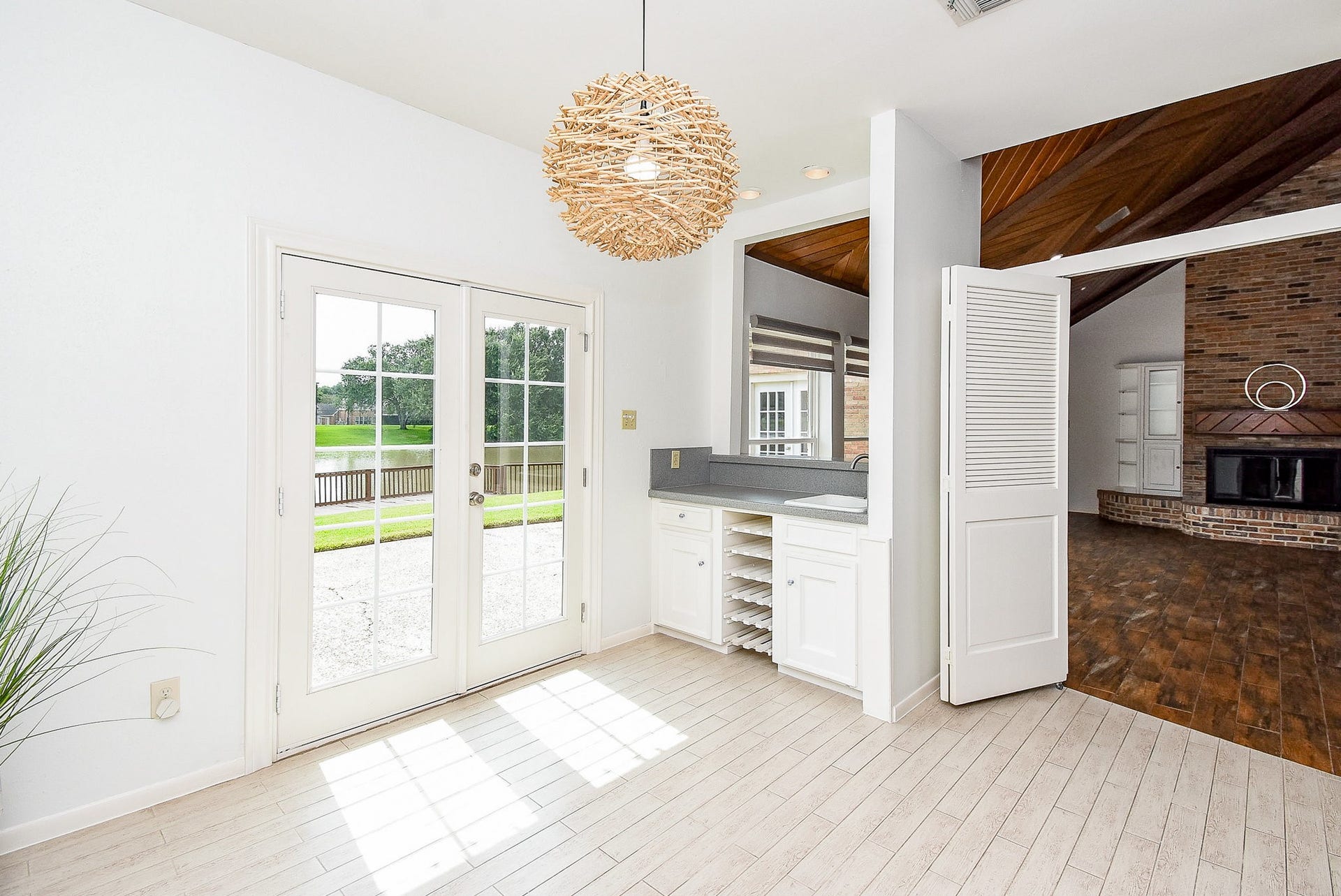 1231 Creekford Circle, Sugar Land, TX 77478 Bar Area Breakfast Nook
