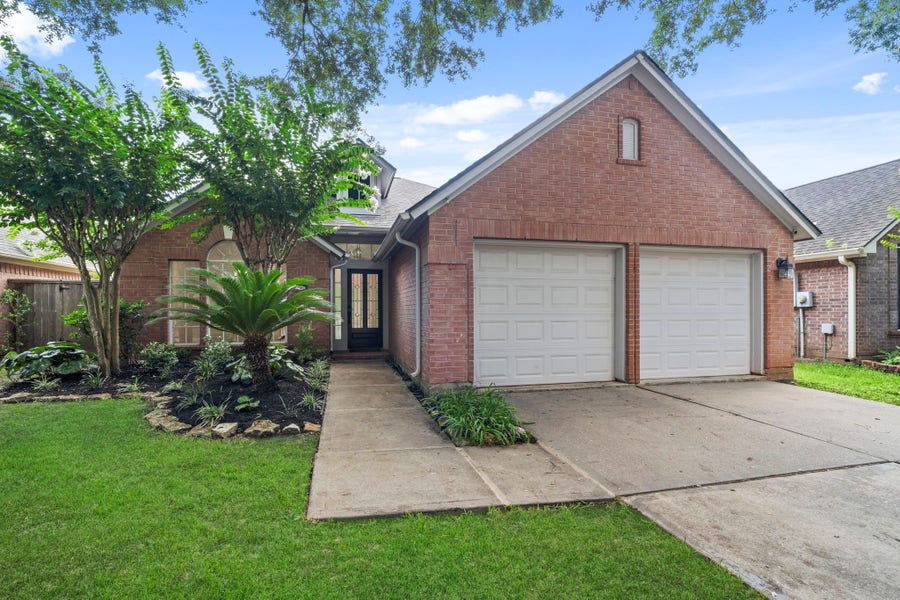 Property photo for 4207 Lakeshore Forest Drive, Missouri City, TX