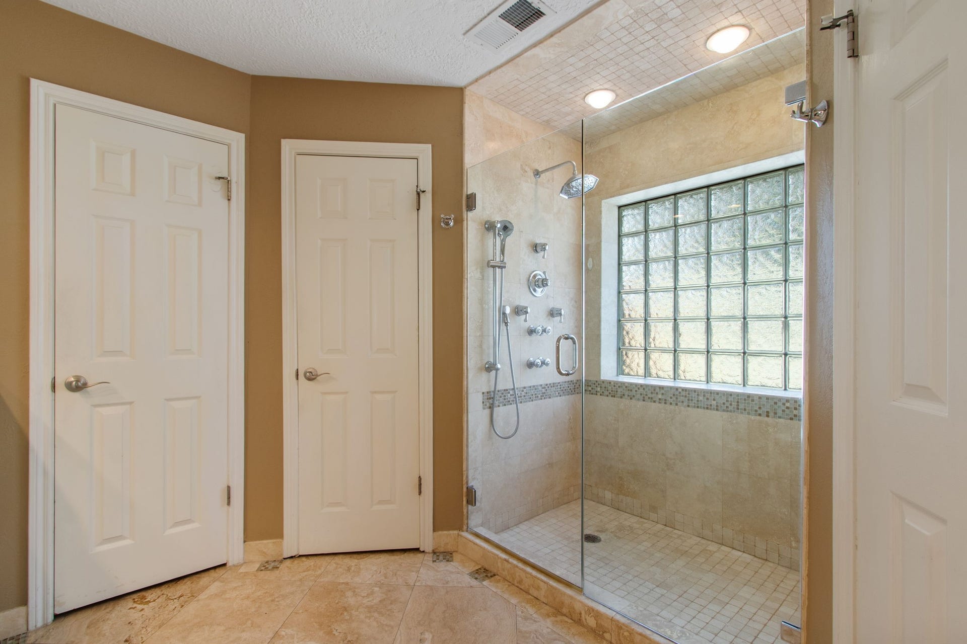5711 Nodaway Lane, Spring, TX 77379 5711 Nodaway Lane, Spring, TX 77379