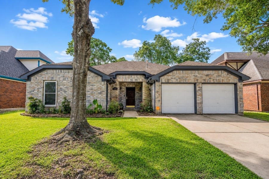 Property photo for 4739 Backenberry Drive, Friendswood, TX