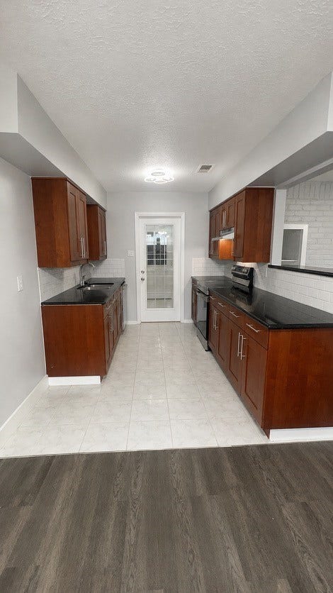 4522 Rosegate Drive, Spring, TX 77373 Dining and kitchen