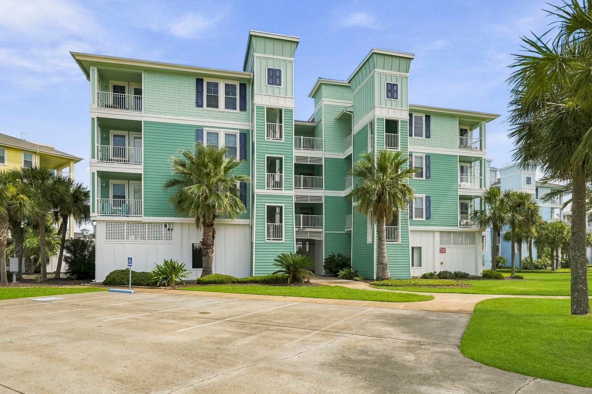 4121 Pointe West Drive, #301, Galveston, TX 77554 4121 Pointe West Drive, #301, Galveston, TX 77554