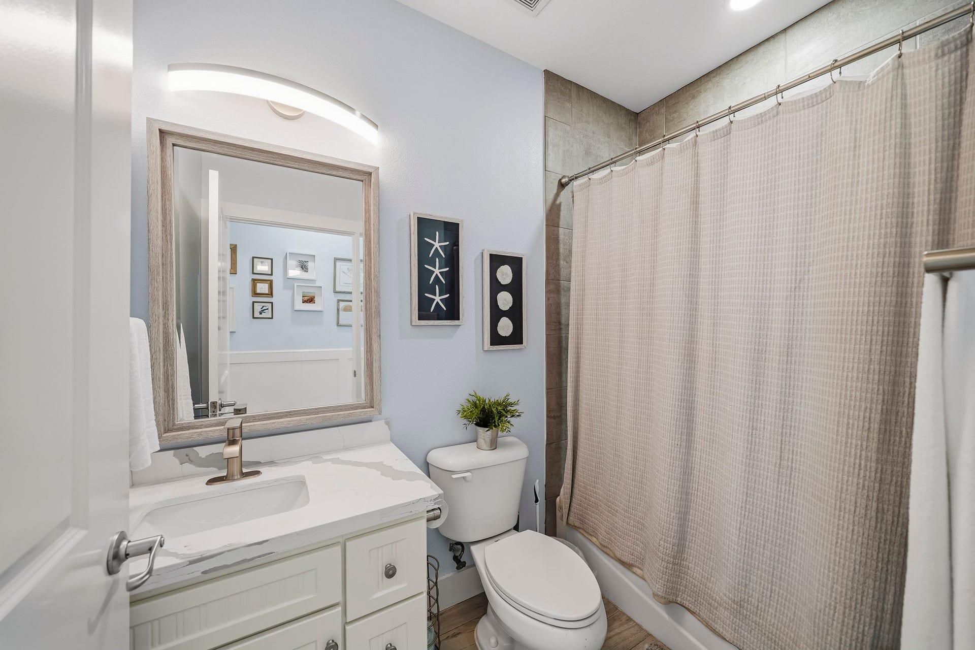4121 Pointe West Drive, #301, Galveston, TX 77554 4121 Pointe West Drive, #301, Galveston, TX 77554