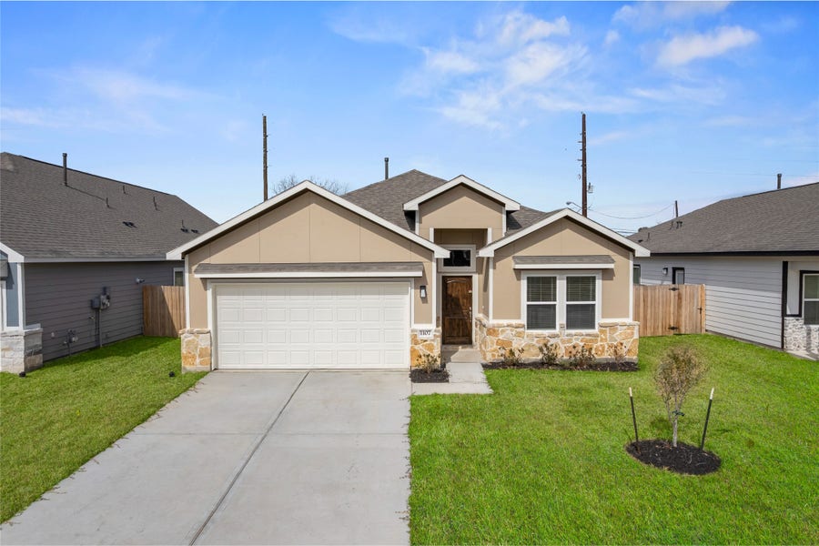 Property photo for 1107 Santee Ct, Rosharon, TX