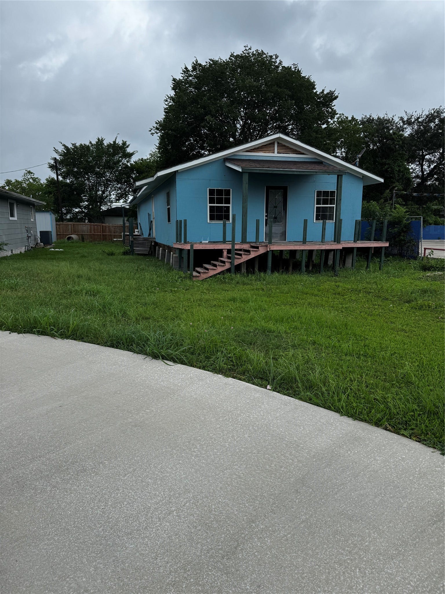 522 Grand Avenue, Bacliff, TX 77518 522 Grand Avenue, Bacliff, TX 77518