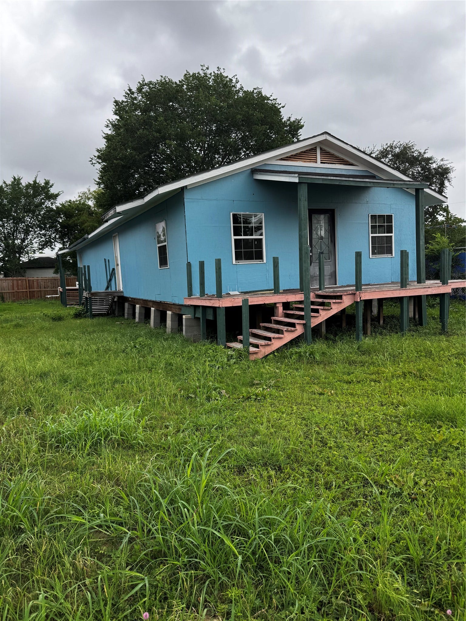 522 Grand Avenue, Bacliff, TX 77518 522 Grand Avenue, Bacliff, TX 77518