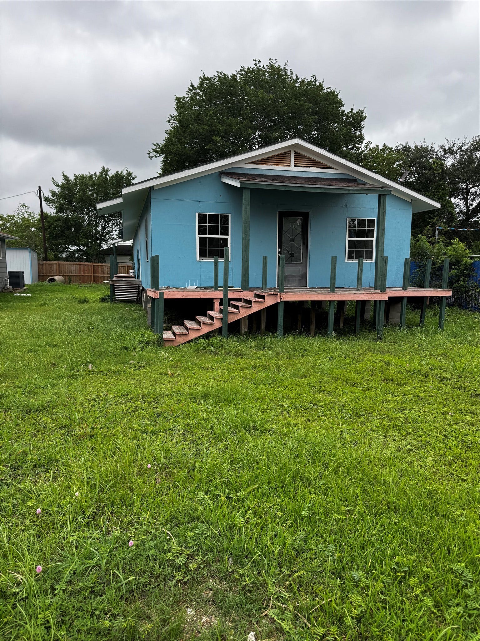 522 Grand Avenue, Bacliff, TX 77518 522 Grand Avenue, Bacliff, TX 77518