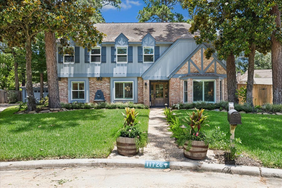Property photo for 11726 Quail Creek Drive, Houston, TX