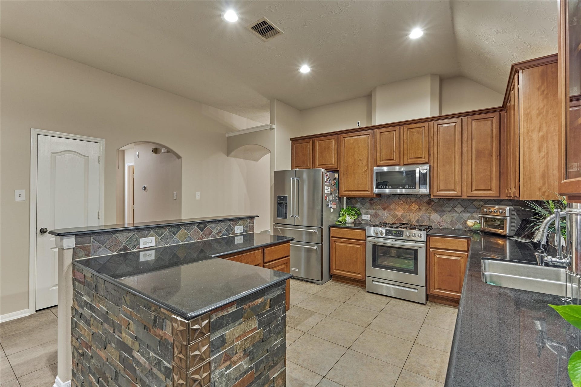 30311 Legacy Pines Drive, Spring, TX 77386 30311 Legacy Pines Drive, Spring, TX 77386