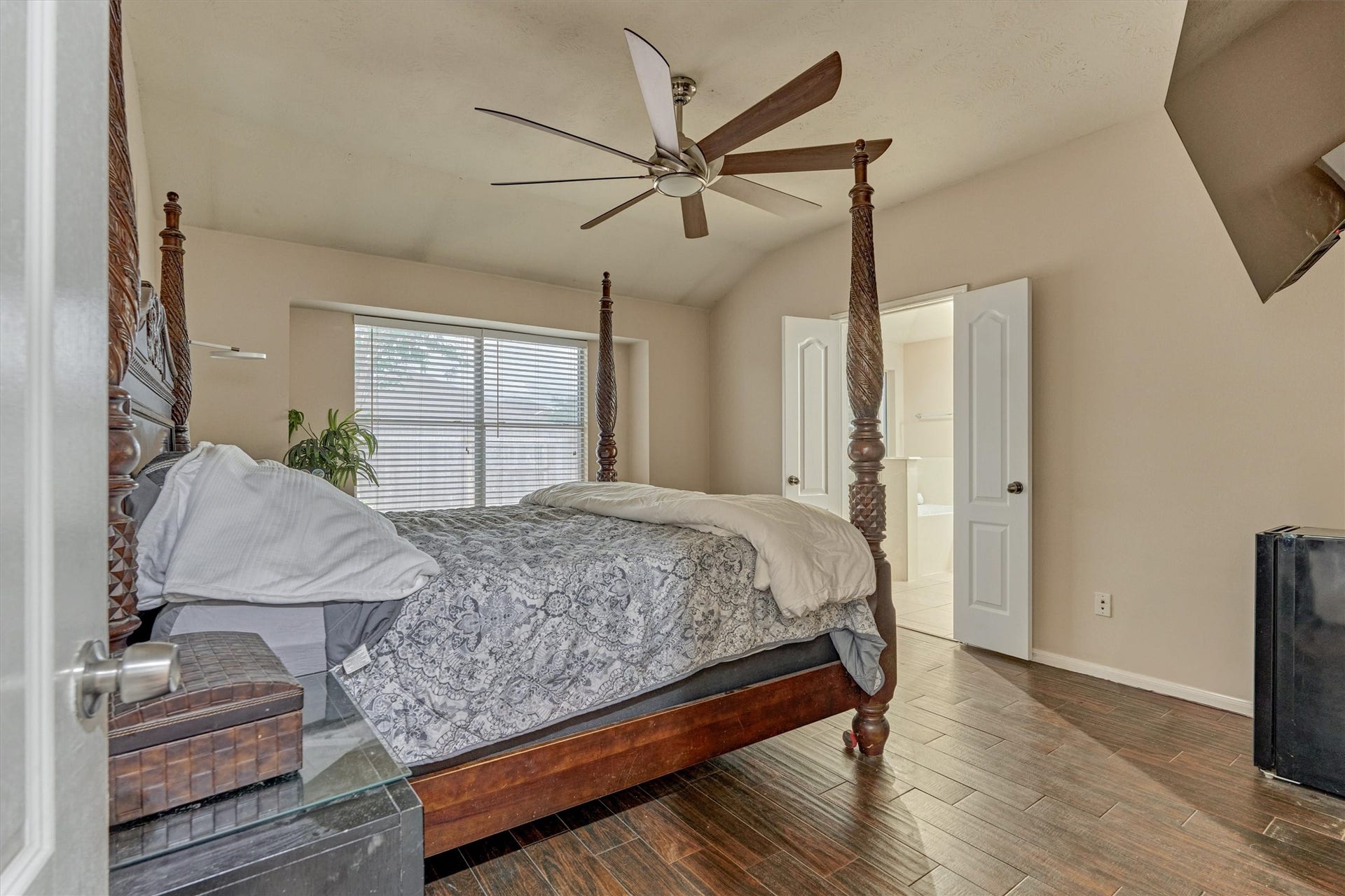 30311 Legacy Pines Drive, Spring, TX 77386 30311 Legacy Pines Drive, Spring, TX 77386