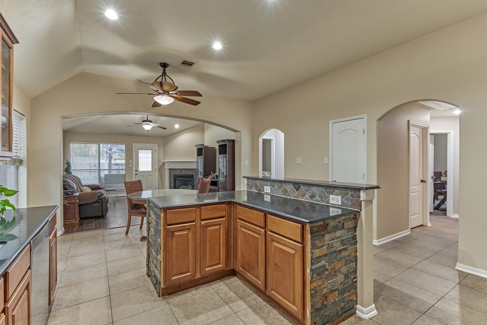 30311 Legacy Pines Drive, Spring, TX 77386 30311 Legacy Pines Drive, Spring, TX 77386