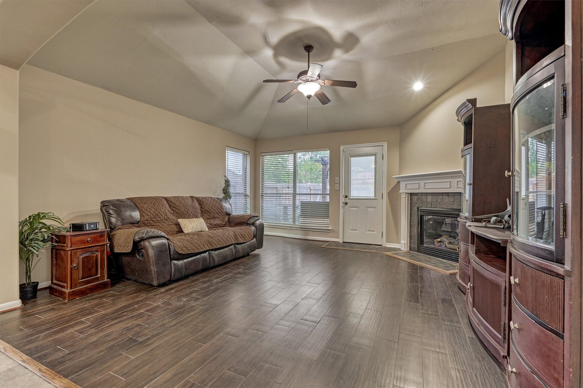 30311 Legacy Pines Drive, Spring, TX 77386 30311 Legacy Pines Drive, Spring, TX 77386