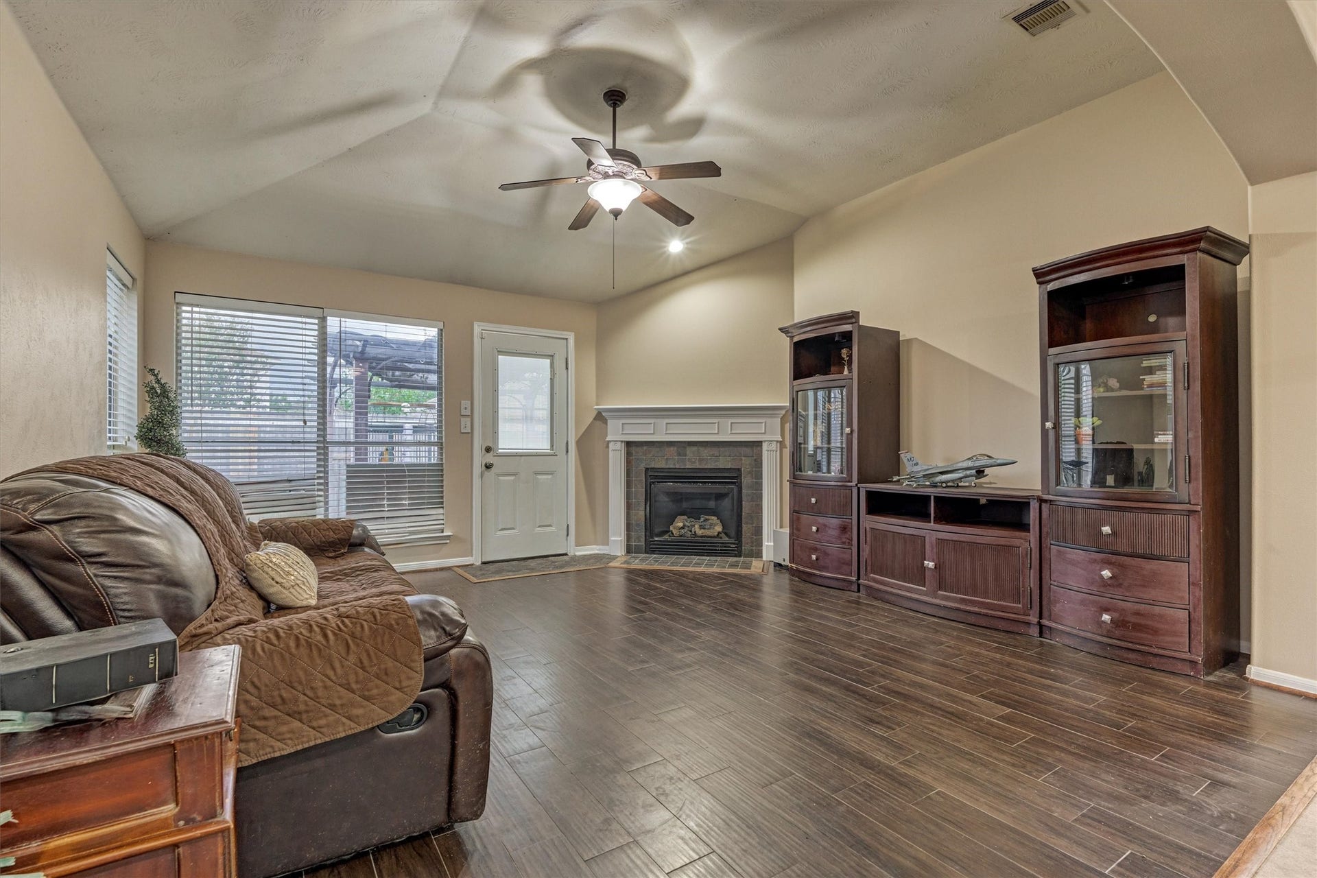 30311 Legacy Pines Drive, Spring, TX 77386 30311 Legacy Pines Drive, Spring, TX 77386