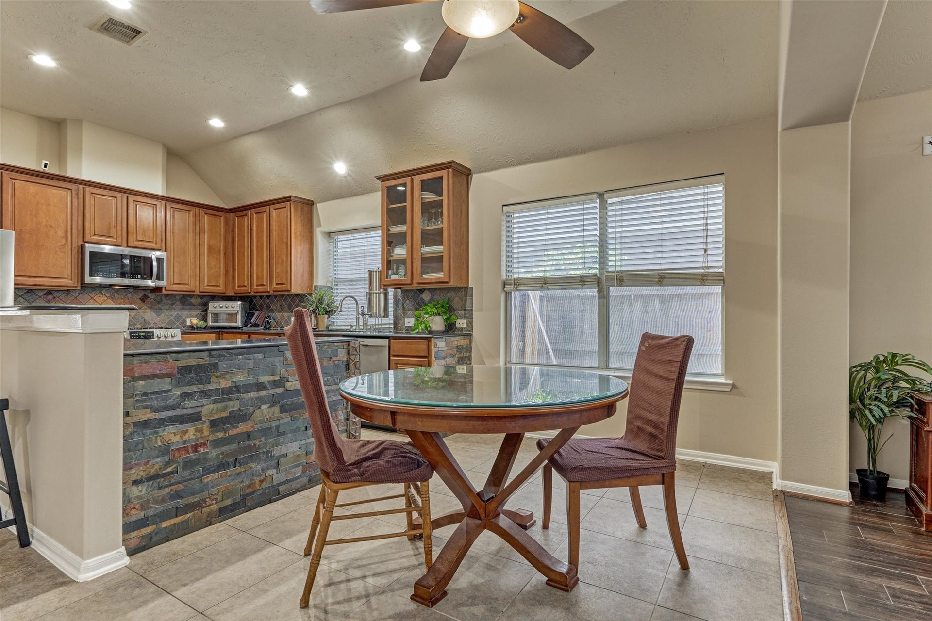 30311 Legacy Pines Drive, Spring, TX 77386 30311 Legacy Pines Drive, Spring, TX 77386