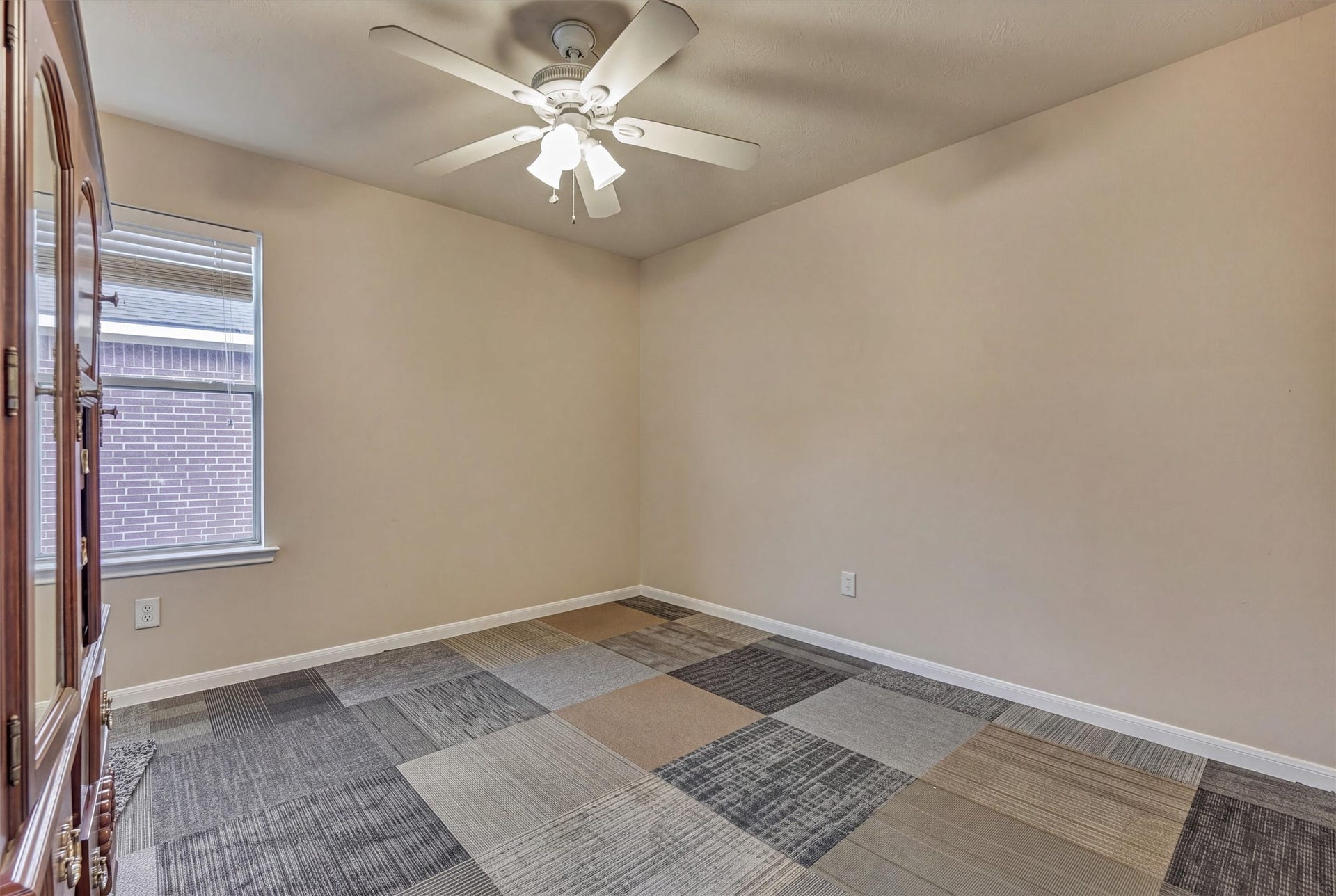 30311 Legacy Pines Drive, Spring, TX 77386 30311 Legacy Pines Drive, Spring, TX 77386