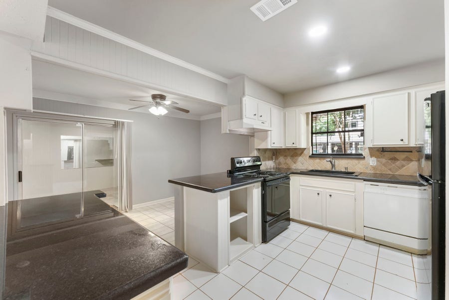 Property photo for 1010 E Red Cedar Circle, The Woodlands, TX