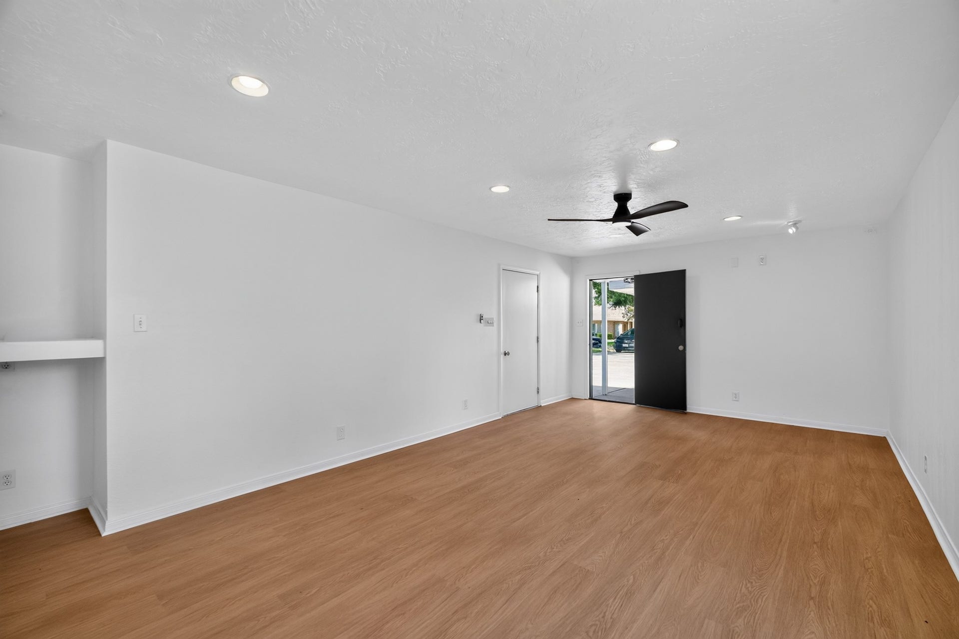 7083 Gentle Breeze Drive, Willis, TX 77318 bonus room view 2