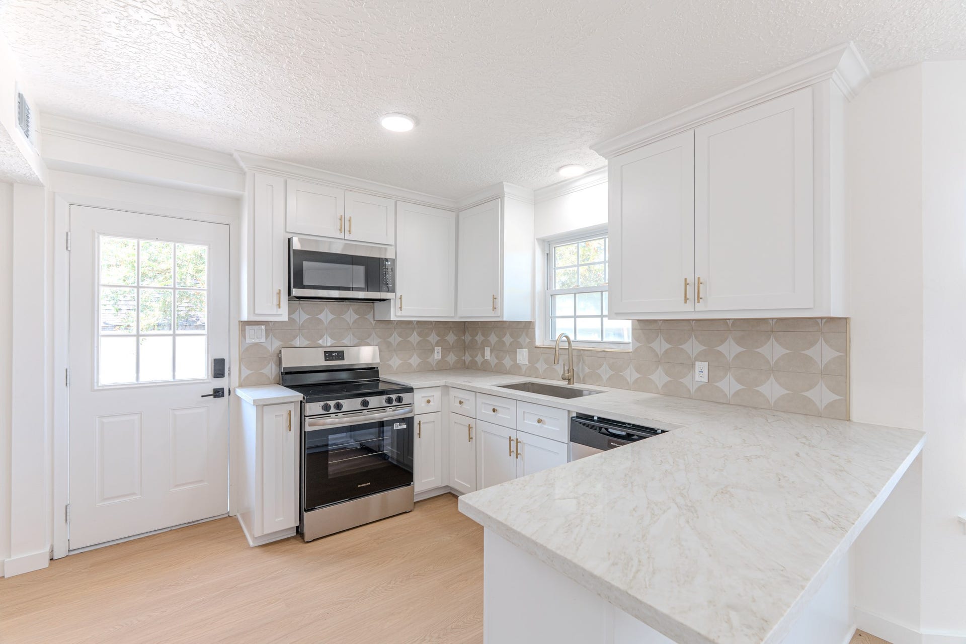 7083 Gentle Breeze Drive, Willis, TX 77318 7083 Gentle Breeze Drive, Willis, TX 77318