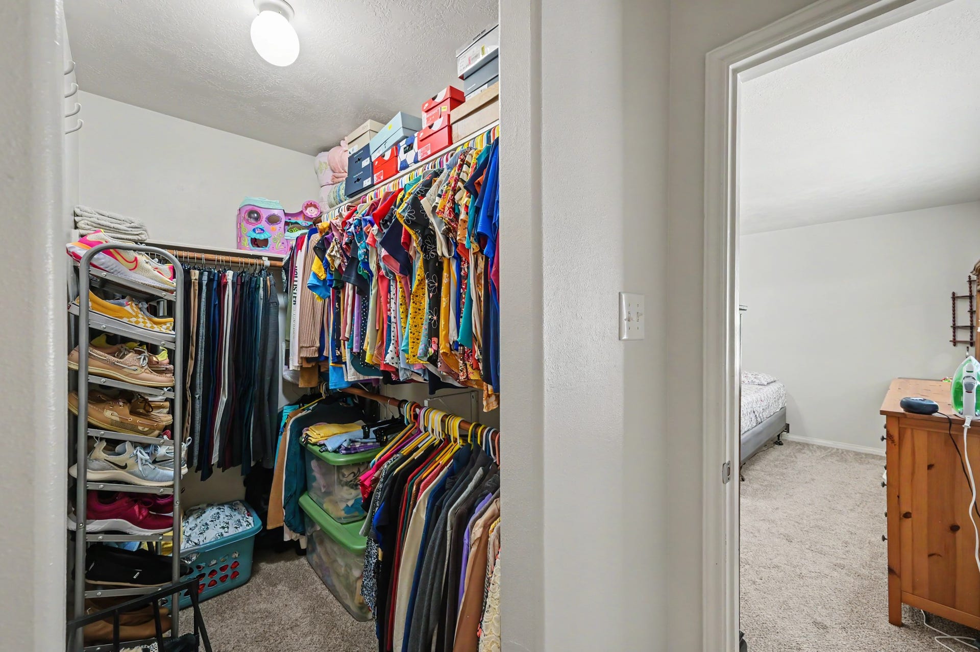 1819 Emerald Pathway Drive, Spring, TX 77388 Spacious walk-in primary closet.