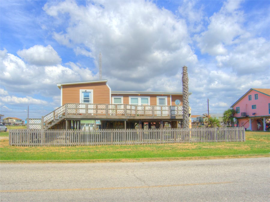 Property photo for 818 Fort Velasco Drive, Surfside Beach, TX