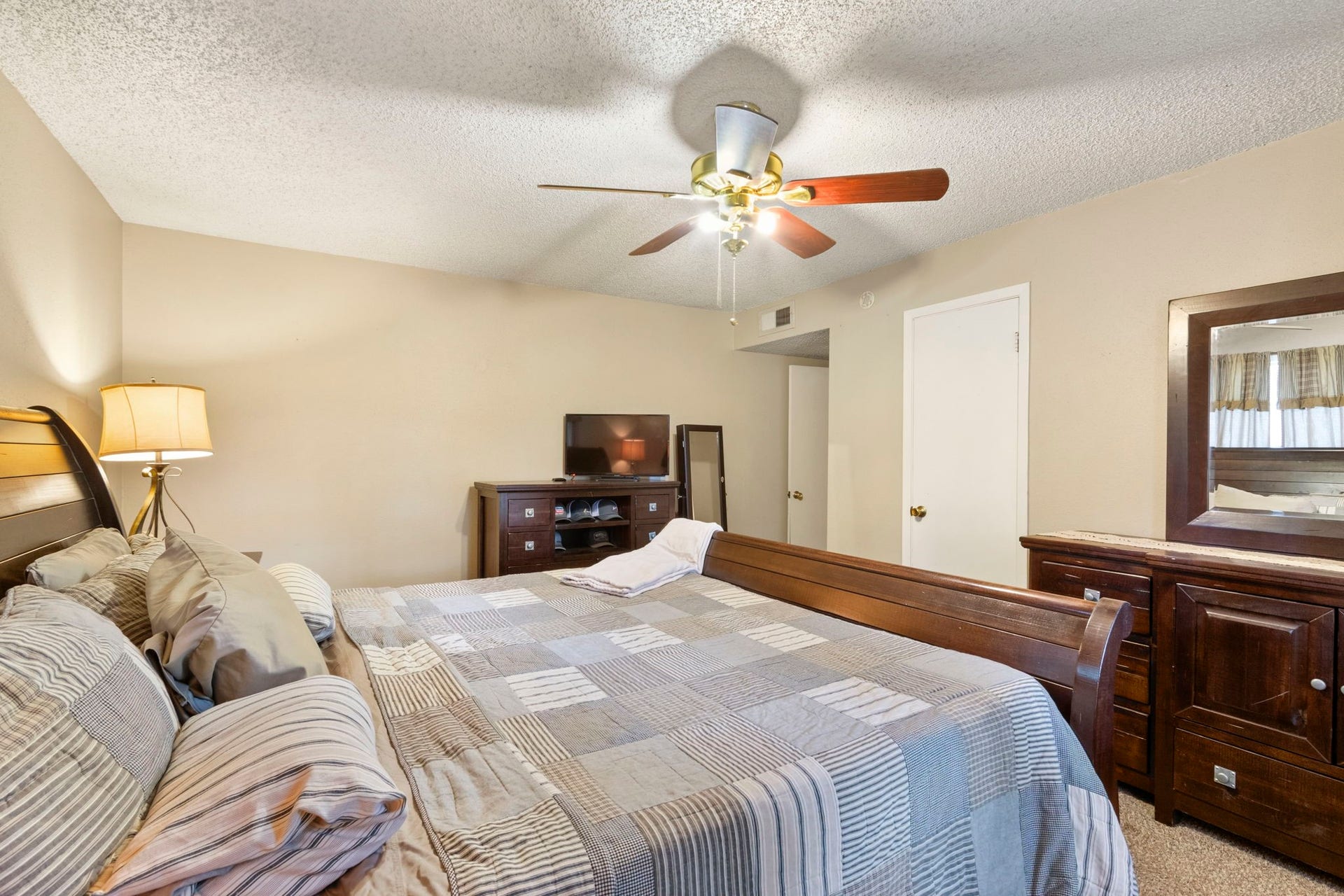Flexible space for the way you live.
Neutral paint and generously sized closets add comfort and function, while the second downstairs bedroom is perfect for little ones, guests, a home office, or a creative craft room.